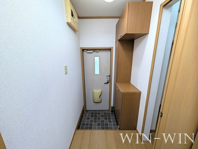 ロイヤル イーストの玄関