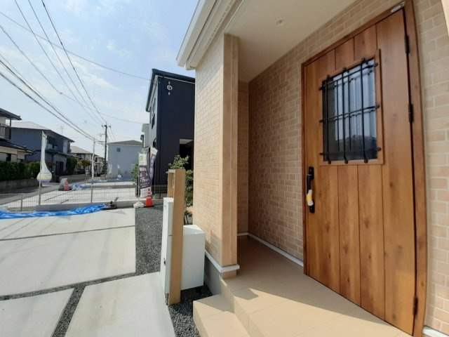 熊本市南区野口１丁目の新築一戸建の玄関
