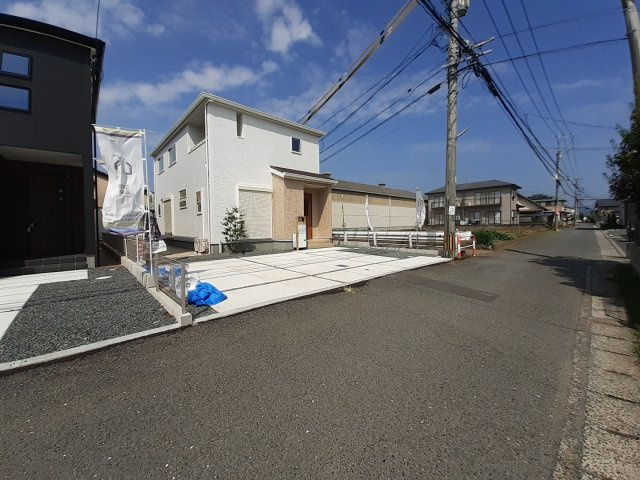 熊本市南区野口１丁目の新築一戸建の前面道路含む現地写真
