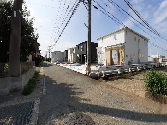 熊本市南区野口１丁目の新築一戸建の前面道路含む現地写真