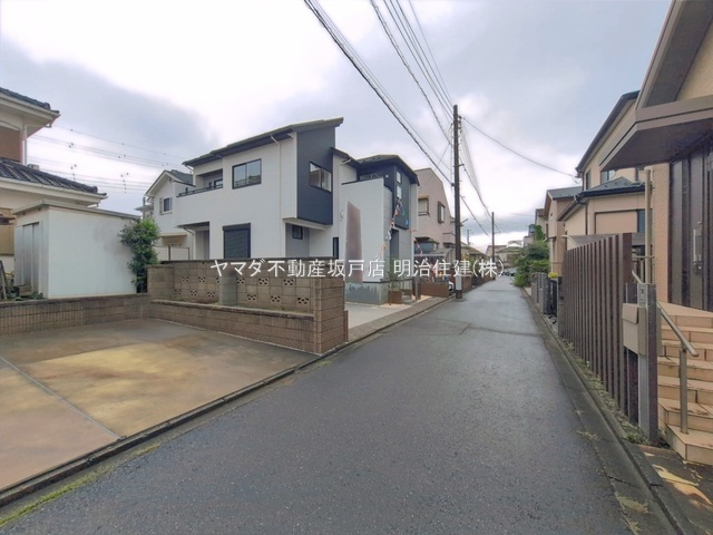 川越市吉田4期の前面道路含む現地写真