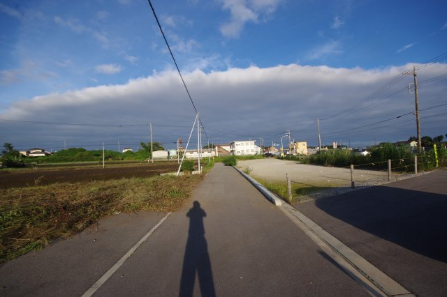 宇都宮市下荒針町　土地の前面道路含む現地写真