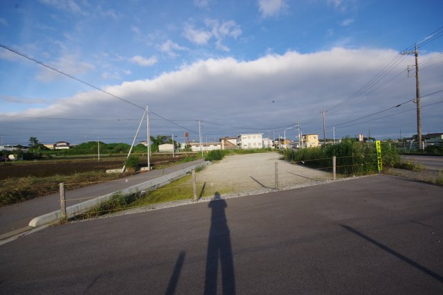 宇都宮市下荒針町　土地の前面道路含む現地写真