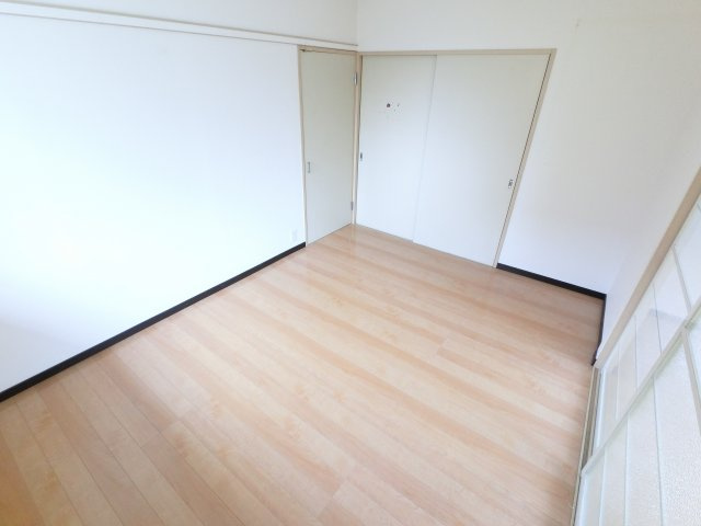 【寝室】