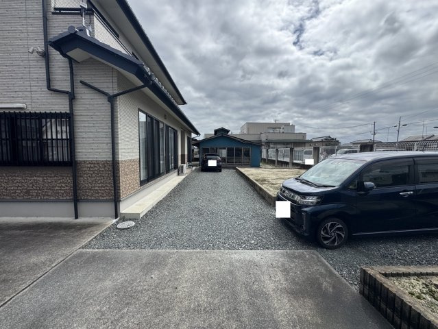 錦町作鞍 中古一戸建ての駐車場