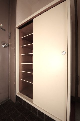 グレースコーポの収納|玄関収納です
