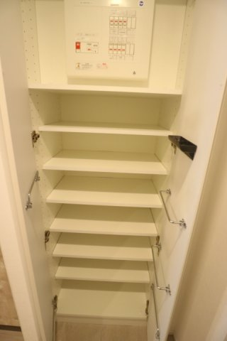 プラウドフラット中野の収納|収納豊富です