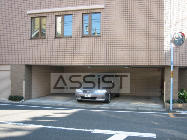 ハーモニアスコートN＆Mの駐車場
