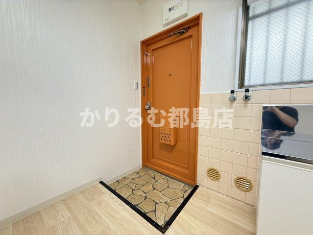 岩川マンションの玄関
