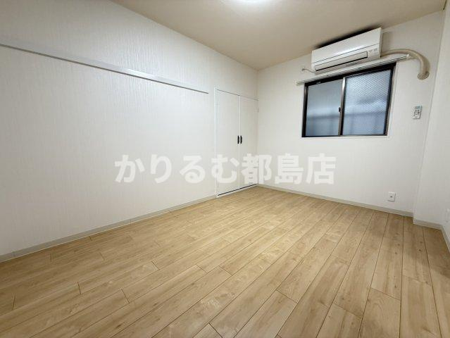 岩川マンションの居間・リビング