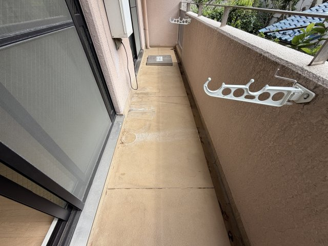 ヒロネン塚口のバルコニー