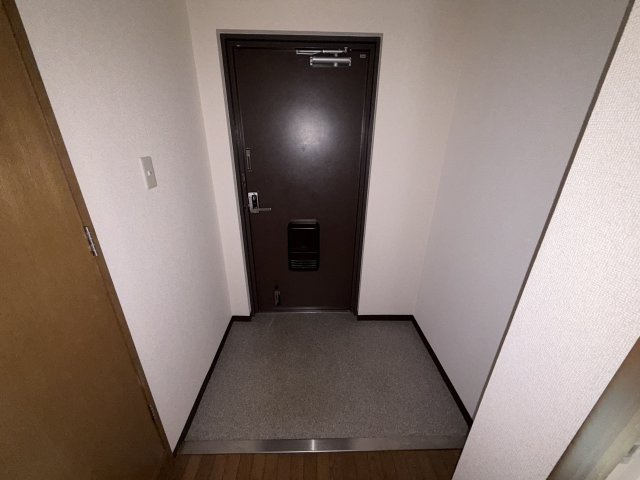 ヒロネン塚口の玄関