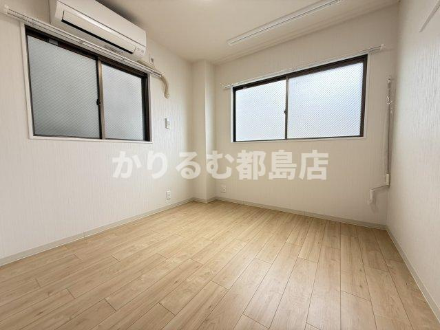 岩川マンションの居間・リビング