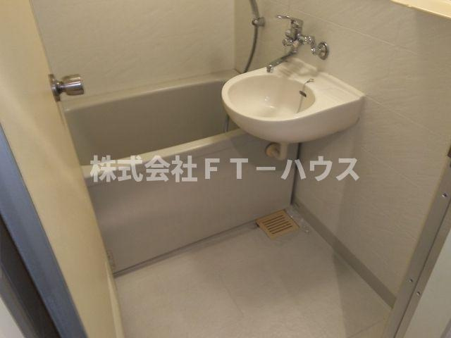 リバレイン(K-125)の浴室