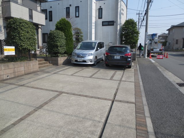 サンハイムBの駐車場