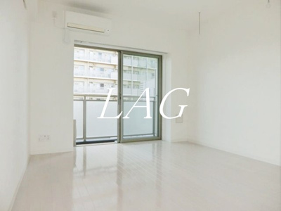 【居間・リビング】 | エレンシアK | 洋室のお部屋です。