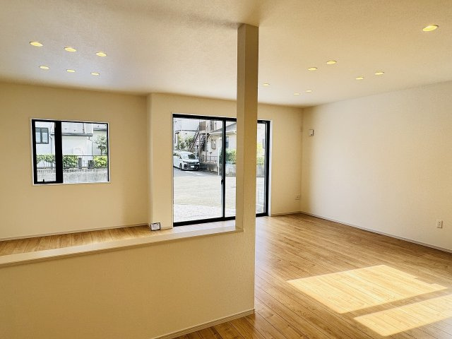 八王子市　下柚木　新築一戸建て　２期の内装|～26.1帖の明るく開放感のあるLDK、家族団欒の時間をお過ごしいただけます～