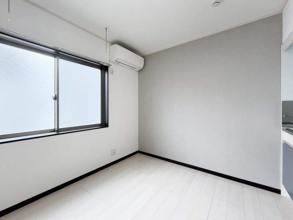 アヴァンセ成城ｂ棟　　２０６の寝室