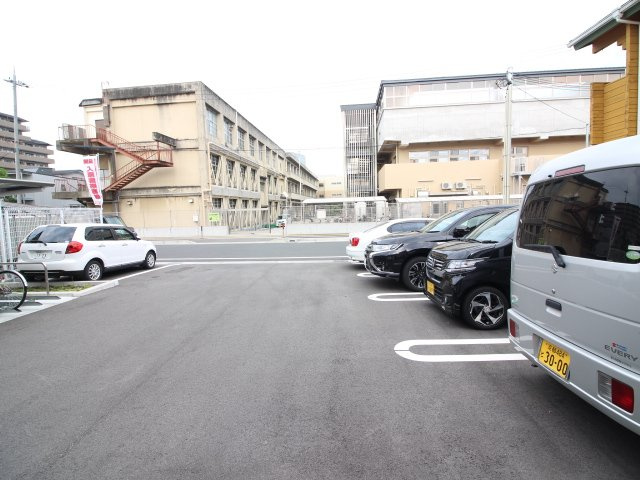 グランヒル長岡京の駐車場