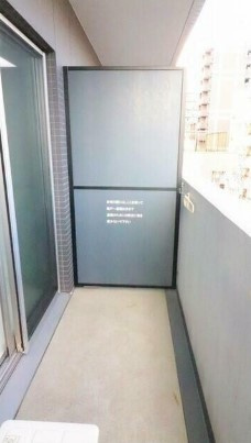 【バルコニー】
