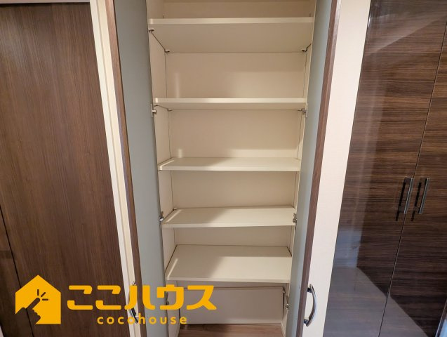 ルサンク那覇開南の収納|玄関収納