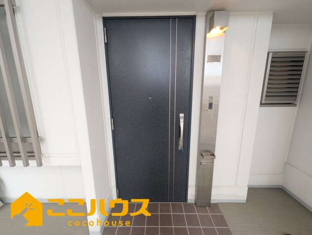 ルサンク那覇開南の玄関|玄関