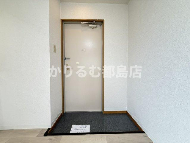 大阪市都島区都島北通１丁目の賃貸マンションの玄関