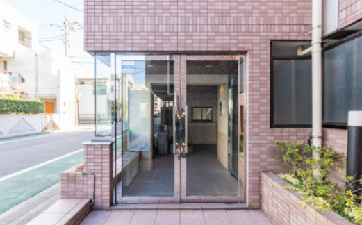 ルーブル三軒茶屋のエントランス