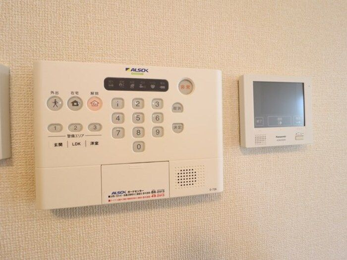 パークドオートム　Ａのセキュリティ|モニター付きインターホンです