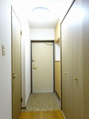 プラシス門前仲町の玄関