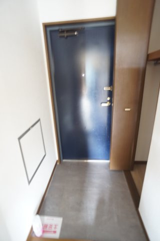 カワモヒルの玄関