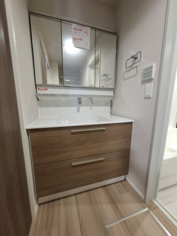 WING　TOWA　MAISONの独立洗面台