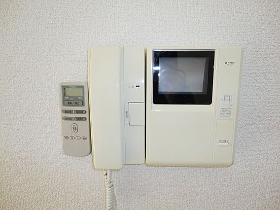 サンライズ東櫛原のセキュリティ|モニター付きインターホンなので、ひとり暮らしの方でも安心です