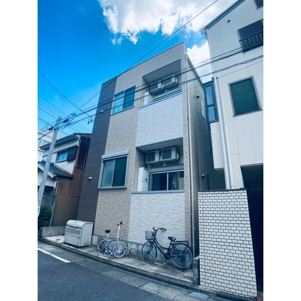 シャイニングレイの外観