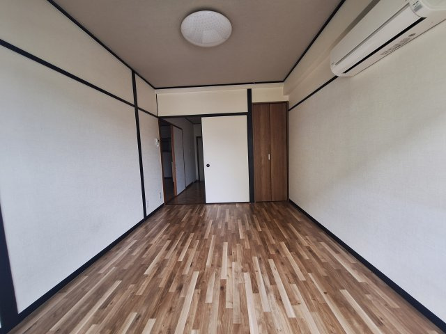 アストメゾン沢田の洋室