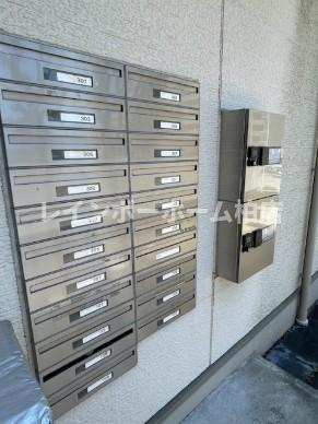 特典：仲介手数料が無料です!!のその他共用部分|メールボックス・宅配ボックスです
