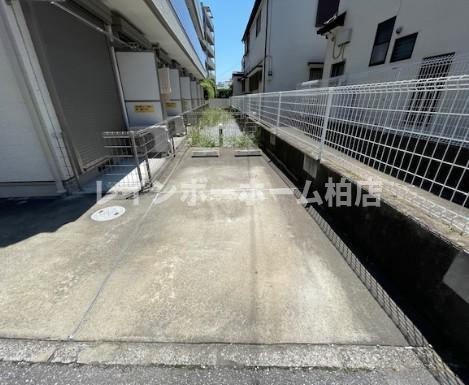 特典：仲介手数料が無料です!!の駐車場|※空き要確認