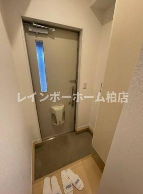 特典：仲介手数料が無料です!!の玄関|収納もある玄関です