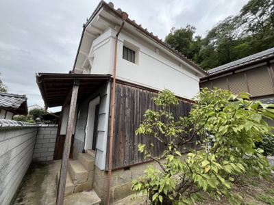 【外観】 | 河原町M邸貸家 | 蔵は中がリフォームされ、大変きれいになっております。