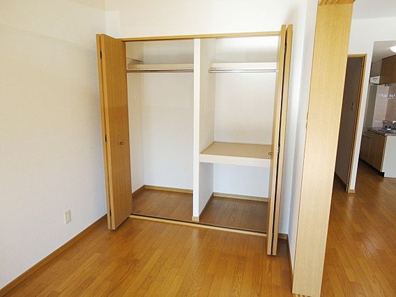 サンライズ東櫛原の収納|荷物が多い方でも安心のクローゼットです