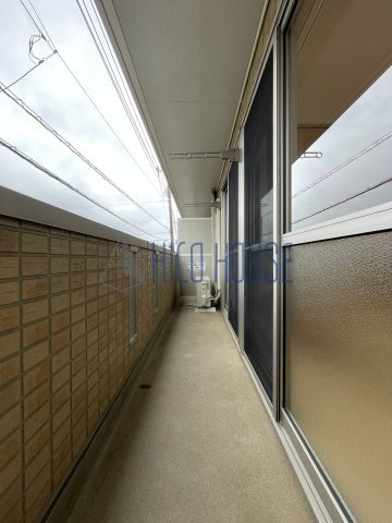 サンジュネスのバルコニー