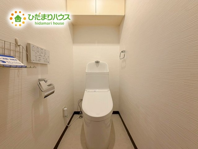 ロイヤル・パレ・ソレイユいわき駅前　中古マンションのトイレ|白を基調としたトイレは、インテリア次第でどんな空間になるかワクワクしますね♪