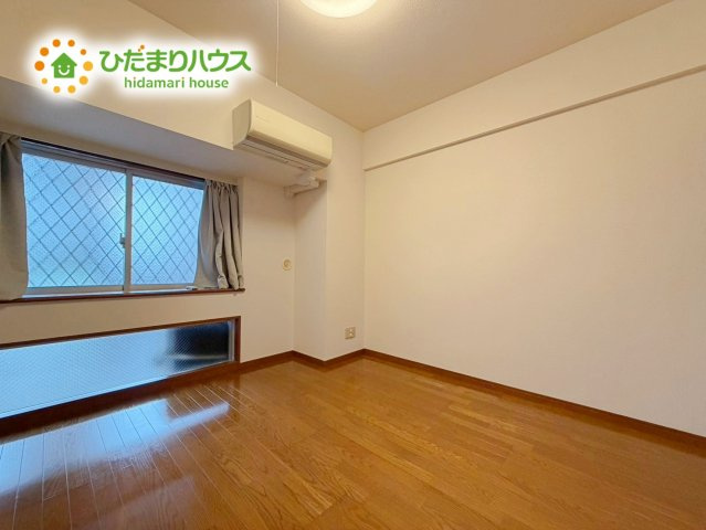 ロイヤル・パレ・ソレイユいわき駅前　中古マンションの寝室|大きなベッドを置いても余裕の広さの主寝室♪♪
