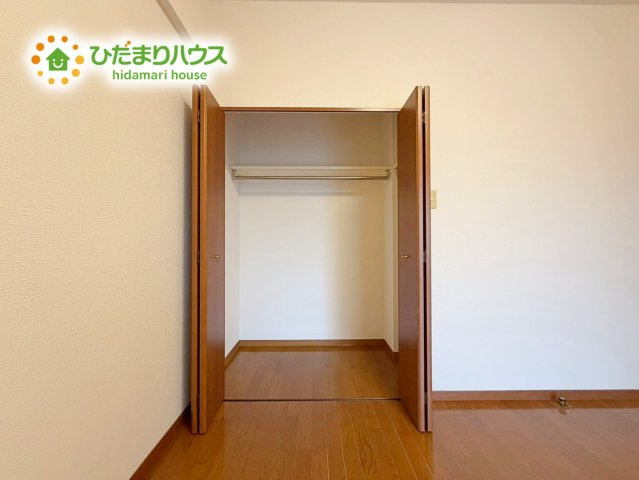 ロイヤル・パレ・ソレイユいわき駅前　中古マンションの収納|ハンガーパイプ付でお洋服の出し入れもラクラクです！