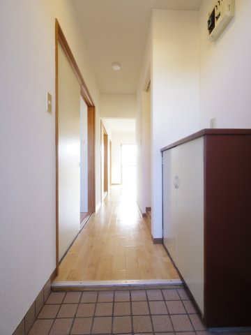 ニューブライトマンションの玄関|※他号室写真です