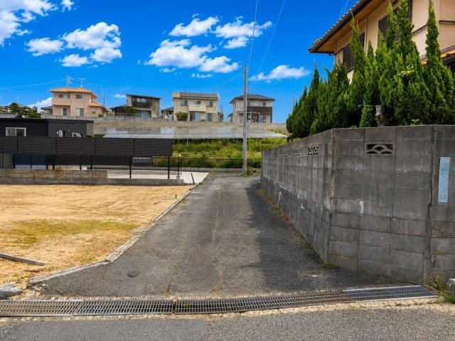 開６丁目売土地の前面道路含む現地写真