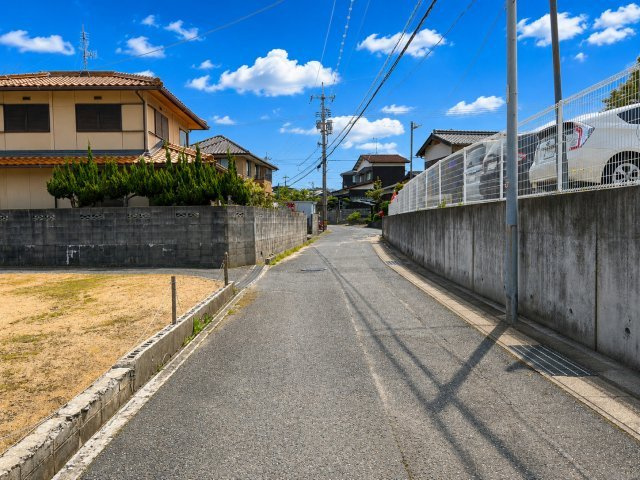 開６丁目売土地の前面道路含む現地写真
