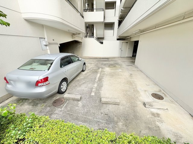 北武庫之荘フレックスの駐車場