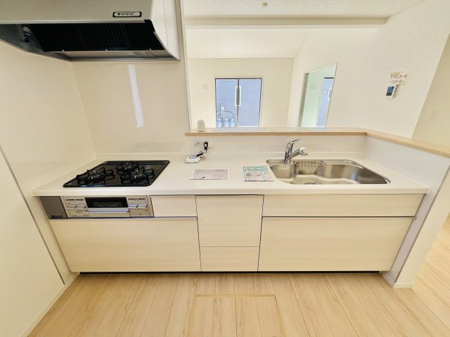 前橋市青柳町のキッチン|人気の対面キッチンで、ご家族との会話も弾みます♪