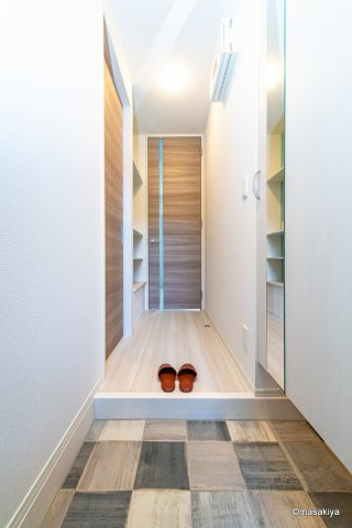 ラシュレの玄関